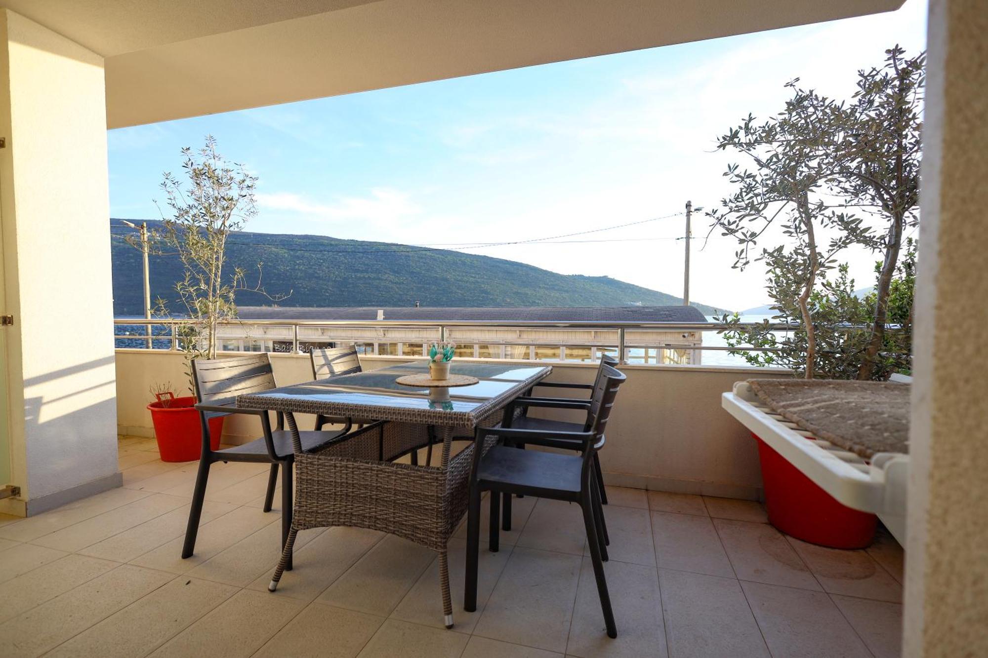 Apartments Milanovic Herceg Novi Dış mekan fotoğraf